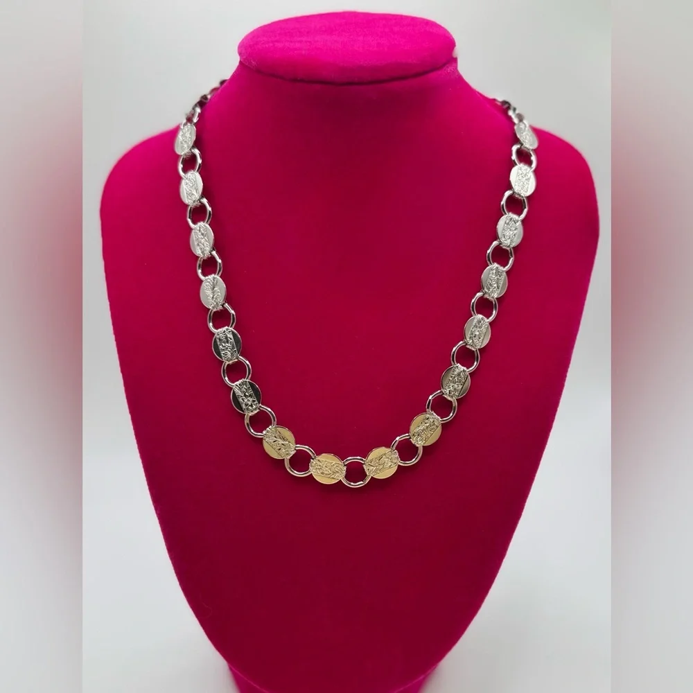 Vintage SARAH COVENTRY Floral Medallion Silver-Tone Necklace ~15” - Picture 2 of 6